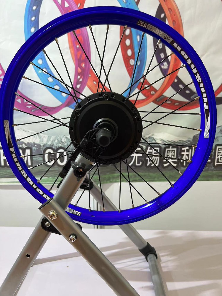 本公司隆重推出3D辐条孔车圈